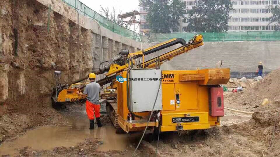  宝峨顶驱跟管钻机